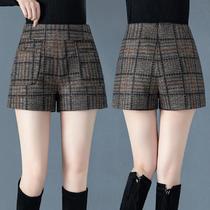 Hairy Plaid Shorts Womens autumn and winter high waist wearing foreign Style 2020 new slim slim slim bottoming boots pants casual