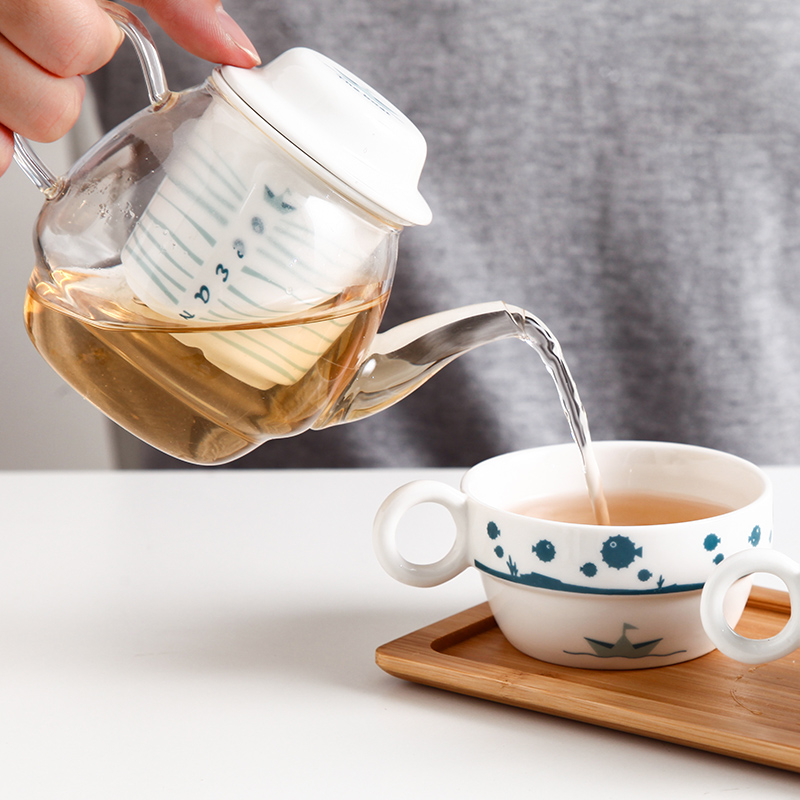 The teapot teacup tea tray afternoon tea kettle ceramic teapot set glass tea cup of tea