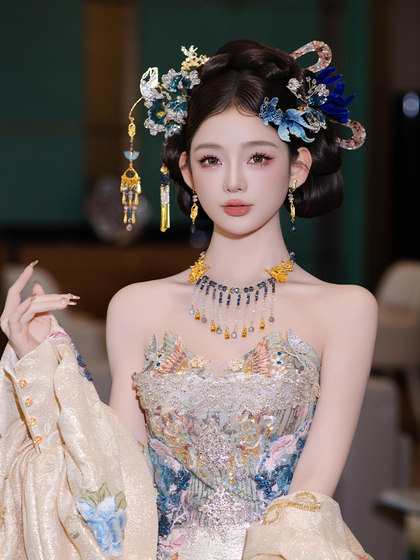 새로운 중국 스타일 틈새 틈새 파란색 손잡이 koi 신부 술 머리 액세서리 크리스탈 꽃 토스트 옷 Cheongam Headdress 새로운 중국 스타일 틈새 틈새 파란색 손잡이 koi 신부 술 머리 액세서리 크리스탈 꽃 토스트 옷 Cheongam Headdress