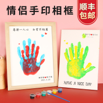 Diy couple handprint photo frame a pair of palm prints oil picture frame wooden press Palm film heart pressed mud graffiti color to send male and female friends birthday anniversary souvenir gift crafts swing table ornaments