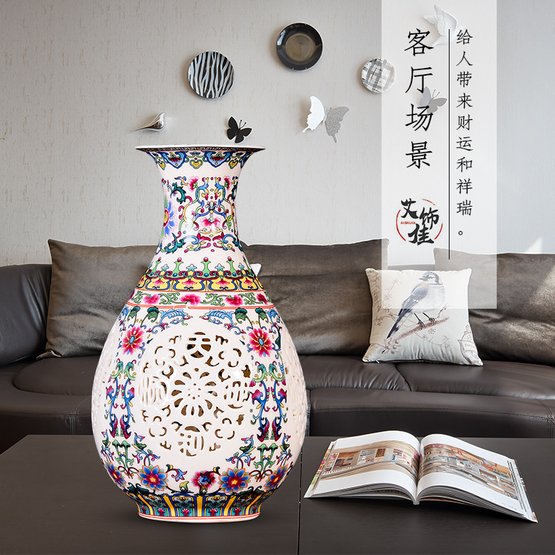 Jingdezhen ceramics hollow - out vases, flower arranging decoration as a new Chinese style living room porch TV ark, crafts