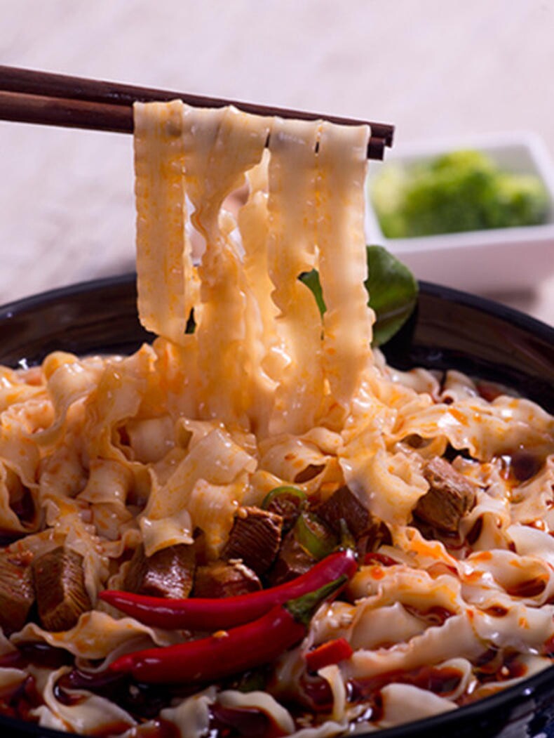 三亩田今麦郎刀削宽面红烧麻辣牛肉泡面