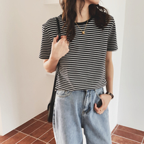 Black and white striped short-sleeved t-shirt girl summer 2022 new round collar loose Han version half-sleeved bottom pure cotton T wild