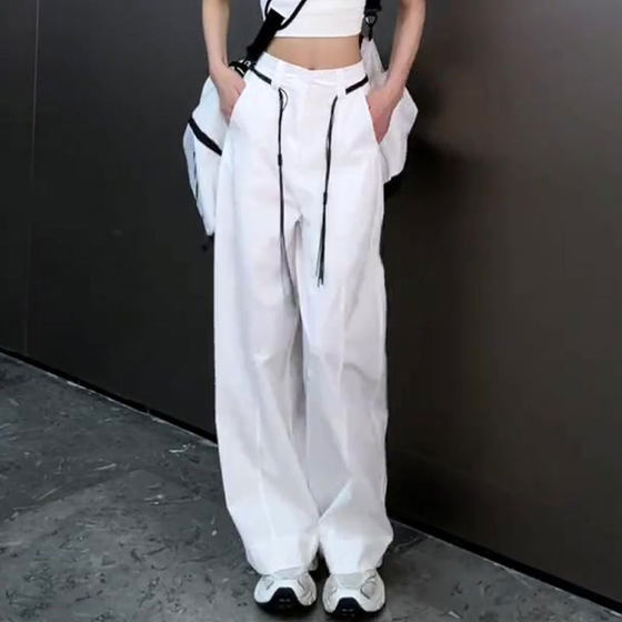 White large-size casual wide-leg pants for women 2025 summer new style fashionable loose slimming versatile age-reducing scimitar pants
White large-size casual wide-leg pants for women 2025 summer new style fashionable loose slimming versatile age-reducing scimitar pants