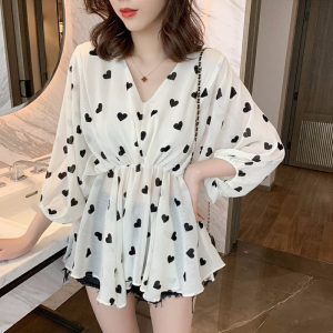 2021春夏新款韩版爱心印花雪纺衫女小个子V领蝙蝠袖收腰显瘦上衣