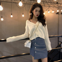 Knitted cardigan womens spring and Autumn retro temperament age reduction loose V-neck solid color wild top short sweater jacket