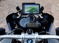 Application of the BMW F650GS F700GS F800GS F800GS film glass anti-explosion protection water coagulation adhesive film TPU