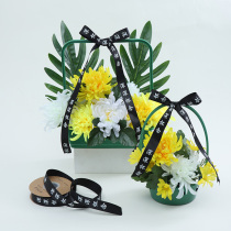 Tomb Sweeping Day Worship Sweep Tomb Carrying Flowers Basket of Tomb Flowers Flowers Bouquet Green Plastic Inserted Flower Baskets of Flowers Flowers Bouquet of the Tomb Flowers