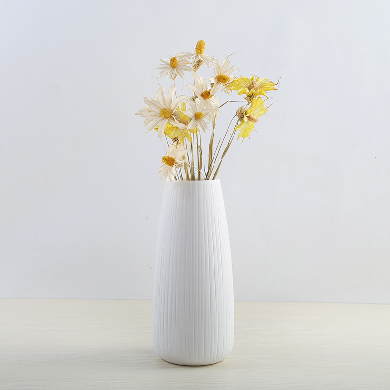 The Nordic ins wind dehua decoration crafts dried flowers flower arrangement household furnishing articles white porcelain vase