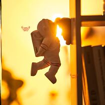 Astronaut wall Wall Decoration Astronaut Wall-mounted Light Extravagant Living Room Table Pendant Children Room Bedside Background Wall North Europe