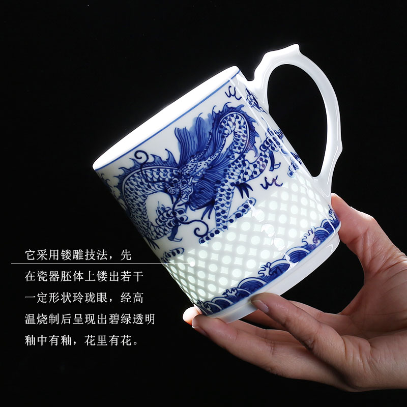 Office of jingdezhen blue and white and exquisite hand - made glass with cover the dragon cup household ceramics business and a cup of tea cup