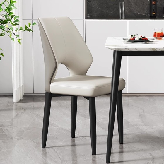 Dining chairs for home light luxury high-end dining restaurant modern simple chairs 2025 new backrest stool dining table Italian style
Dining chairs for home light luxury high-end dining restaurant modern simple chairs 2025 new backrest stool dining table Italian style