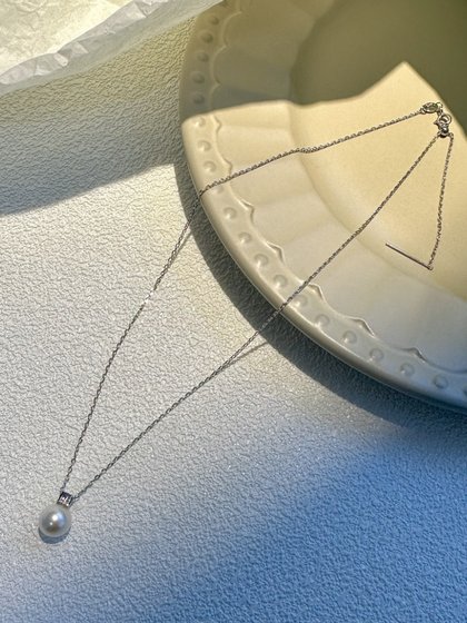 Shilijian Light Luxury French Freshwater Pearl Necklace 조절 가능한 쇄골 체인 Shilijian Light Luxury French Freshwater Pearl Necklace 조절 가능한 쇄골 체인