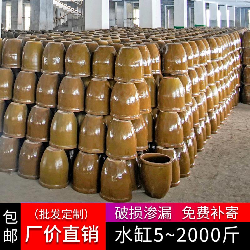 Trapped large tank ceramic old earthenware fermentation sauerkraut pickled cylinder barrel coarse pottery small household water storage tank