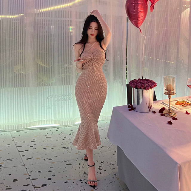 Chic and stunning sexy fishtail dress dress temperament long high-end sequins strap tube top skirt women's summer Chic and stunning sexy fishtail dress dress temperament long high-end sequins strap tube top skirt women's summer