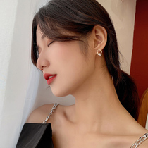 Korean letter earrings sterling silver small circle 2021 New Tide golden temperament senior atmosphere Net red earrings female