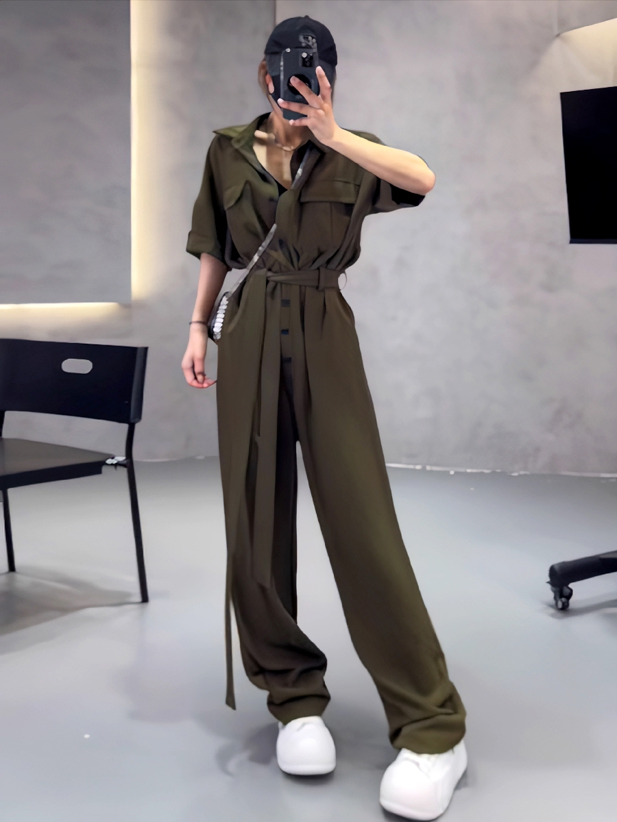 小个子女生穿出超模气场的工装连体裤长何样