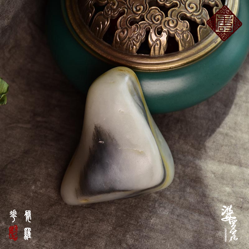 【婆罗花】新疆和田玉挂金皮籽料原石青花手把件吊坠原皮原色青玉