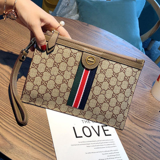 Women's clutch bag large capacity 2024 new internet celebrity mobile phone bag coin wallet women's long fashion simple temperament
Women's clutch bag large capacity 2024 new internet celebrity mobile phone bag coin wallet women's long fashion simple temperament