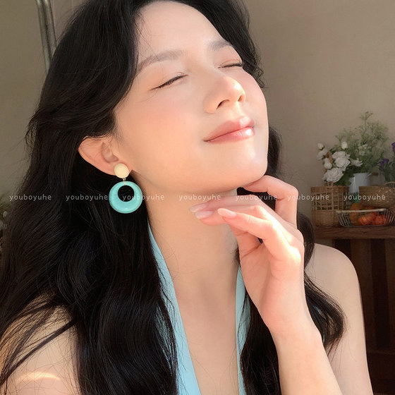 여성을위한 여름 대비 컬러 서클 귀걸이 틈새 틈새 디자인 해변 귀걸이 2025 새로운 도파민 과장된 휴가 귀걸이 여성을위한 여름 대비 컬러 서클 귀걸이 틈새 틈새 디자인 해변 귀걸이 2025 새로운 도파민 과장된 휴가 귀걸이