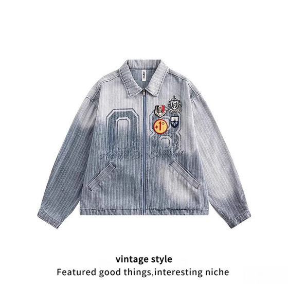 Autumn new American street fashion badge college style denim jacket retro street lapel design touching workwear
Autumn new American street fashion badge college style denim jacket retro street lapel design touching workwear