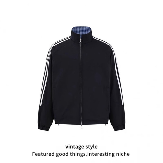 Autumn new American retro simple loose design jacket jacket trendy casual versatile couple high quality
Autumn new American retro simple loose design jacket jacket trendy casual versatile couple high quality