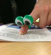 Movable role-playing cartoon eye toy American teacher teaching aids International School childrens eye finger reader