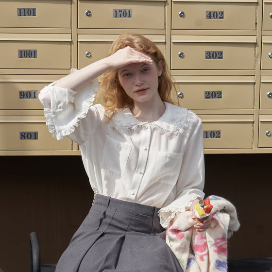 Star Mountain Bag Fog-sensing Acetic Acid White Shirt French Lace Doll Collar Shirt High-end Long Sleeve Loose Design
Star Mountain Bag Fog-sensing Acetic Acid White Shirt French Lace Doll Collar Shirt High-end Long Sleeve Loose Design