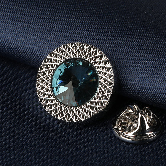 Pineapple pattern water blue fashion crystal brooch collar needle men's suit corsive suit trendy badge accessories gift box
Pineapple pattern water blue fashion crystal brooch collar needle men's suit corsive suit trendy badge accessories gift box