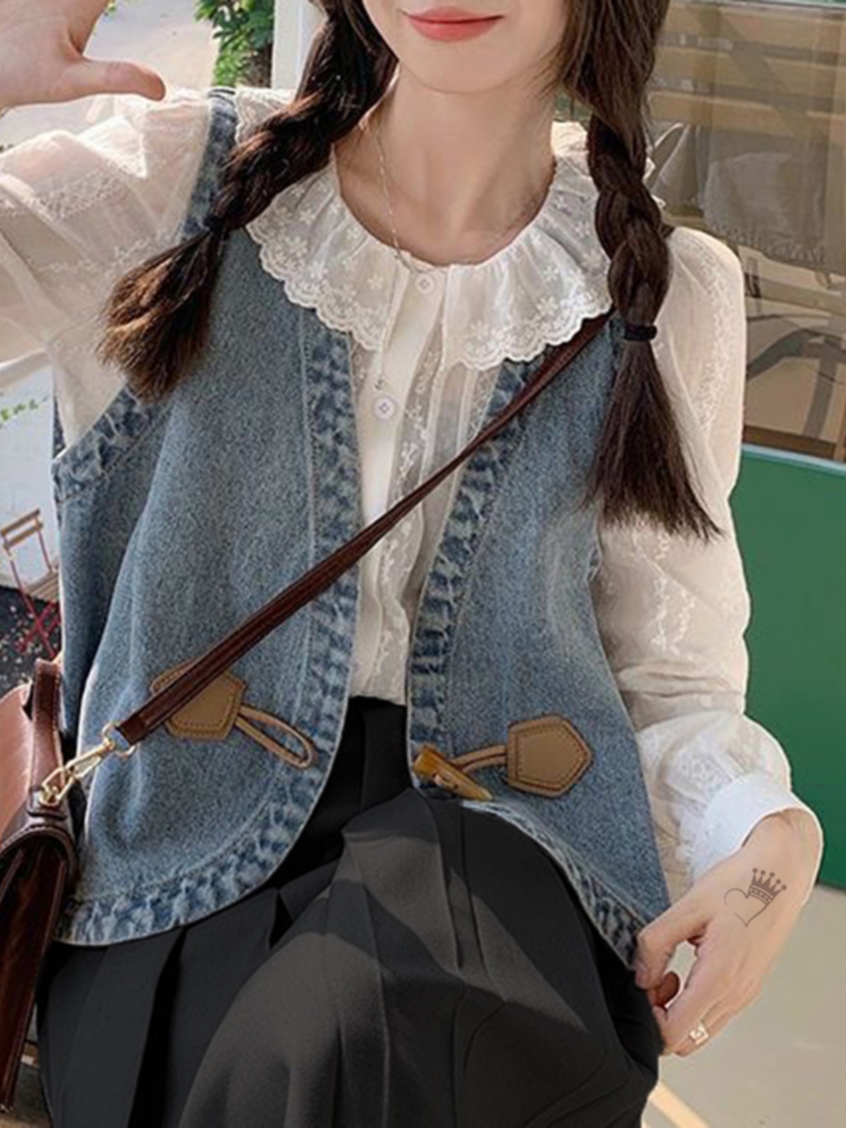 这件牛仔马甲背心让我穿出日系学院风复古叠穿自由。