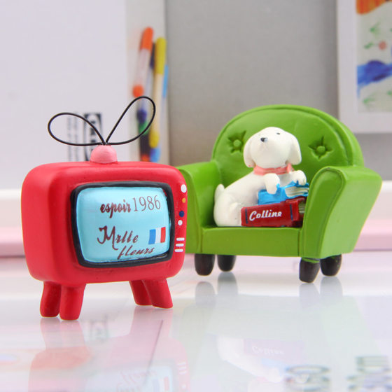 Cute puppy ornaments sitting on the sofa watching TV with micro landscape decoration Japanese style fresh succulent flower pot landscape props
Cute puppy ornaments sitting on the sofa watching TV with micro landscape decoration Japanese style fresh succulent flower pot landscape props