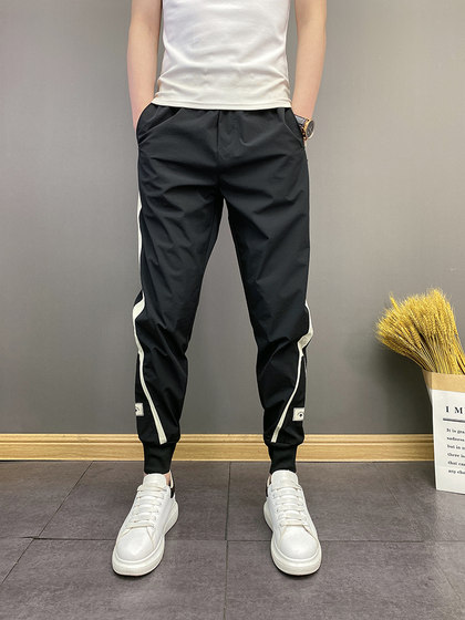Summer men's thin striped design trousers simple 2024 new handsome high-end casual hoodies
Summer men's thin striped design trousers simple 2024 new handsome high-end casual hoodies