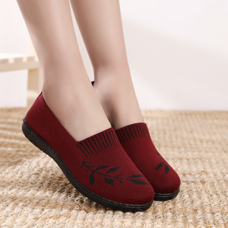 Mother's shoes spring soft bottom non-slip light breathable elderly milk shoes flat bottom shoes old Beijing cloth shoes women