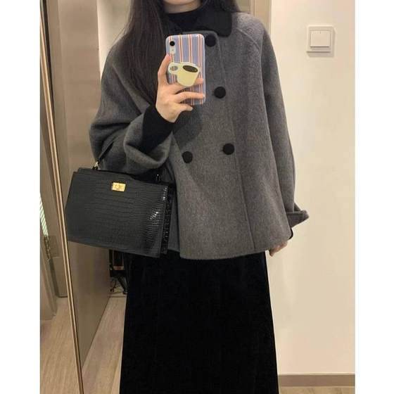 Gray woolen coat for women 2024 autumn and winter new wool coat high-end small Korean Hepburn style short
Gray woolen coat for women 2024 autumn and winter new wool coat high-end small Korean Hepburn style short