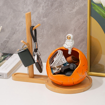 Containing box cosmonauts with keys to put in the door Entrance Door to the door Shoes Cabinet Shelf Genguan Soft Adornment