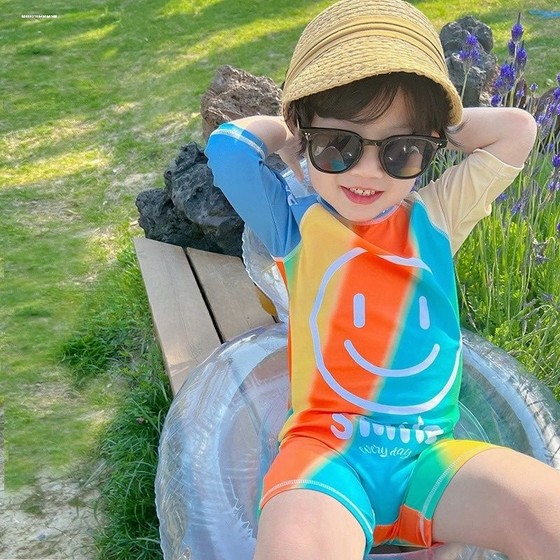 Children's swimsuit boy one-piece small and medium-sized children's cute baby swimsuit boy beach quick-drying hot spring swimming trousers
Children's swimsuit boy one-piece small and medium-sized children's cute baby swimsuit boy beach quick-drying hot spring swimming trousers