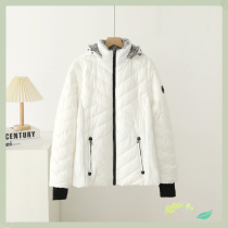 2022 autumn and winter new womens waist-padded clothes with detachable hats are very warm and comfortable