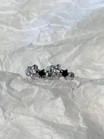 검은 작은 별 일본어와 한국의 단순한 기질 다이아몬드 주입 5 포인트 별 이어 버클 귀 장식 검은 작은 별 일본어와 한국의 단순한 기질 다이아몬드 주입 5 포인트 별 이어 버클 귀 장식