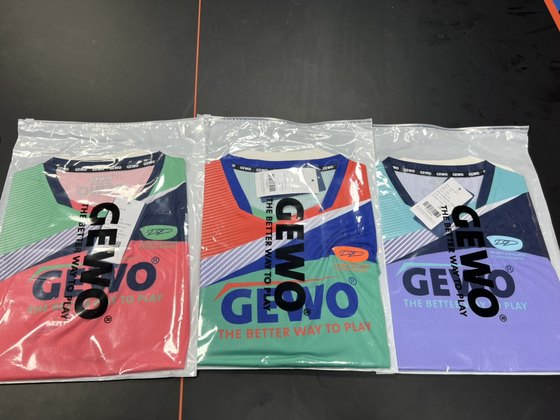 1857 2023 New Jewo Gewo 화려한 땀을 흡수하고 젖은 빠른 건조 탁구 남성과 여성을위한 균일 1857 2023 New Jewo Gewo 화려한 땀을 흡수하고 젖은 빠른 건조 탁구 남성과 여성을위한 균일