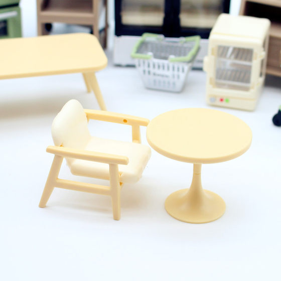 Dollhouse doll house checkered space mini sofa chair table DIY living room mini scene model
Dollhouse doll house checkered space mini sofa chair table DIY living room mini scene model