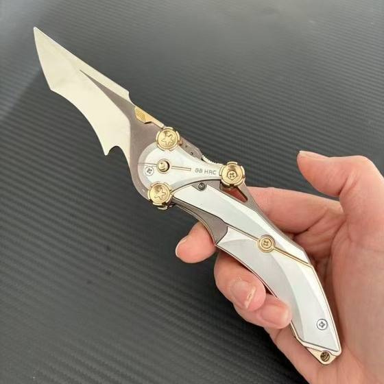 Delta Operation Peripheral Compassion Foldable Melee Weapon Ornament Game Peripheral Toy Model Butterfly Knife
Delta Operation Peripheral Compassion Foldable Melee Weapon Ornament Game Peripheral Toy Model Butterfly Knife