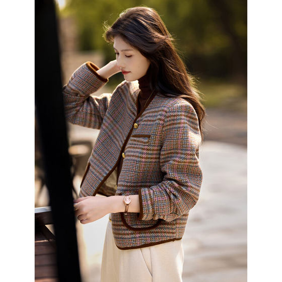 Awakening Paradise 2024 Winter Temperament Celebrity Tweed Short Plaid French Little Flavor Jacket Coat
Awakening Paradise 2024 Winter Temperament Celebrity Tweed Short Plaid French Little Flavor Jacket Coat