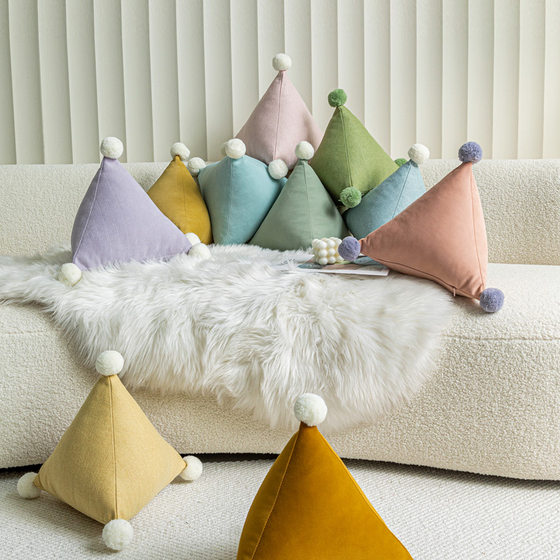 Nordic Creative Creative Creative Pillow Triangle Ball Ball Candy Pillow Model Room Children's Room Sofa Bed Girls
Nordic Creative Creative Creative Pillow Triangle Ball Ball Candy Pillow Model Room Children's Room Sofa Bed Girls