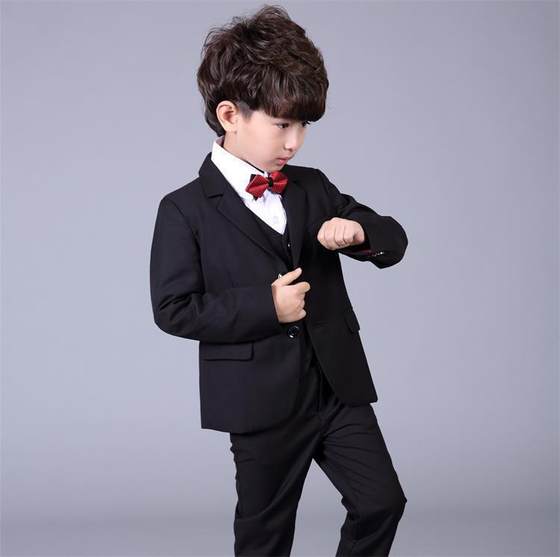 European and American style children's black suit boys dress suit flower boys suit wedding performance hosting stage suit
European and American style children's black suit boys dress suit flower boys suit wedding performance hosting stage suit