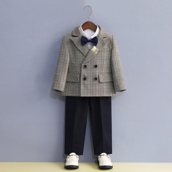Boys suits, small and medium-sized children's flower wedding dress three-piece set for the first birthday handsome suit performance
Boys suits, small and medium-sized children's flower wedding dress three-piece set for the first birthday handsome suit performance