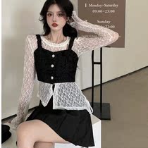 2021 Spring and Autumn new short camisole coat coat top hollow lace base shirt pleated skirt set