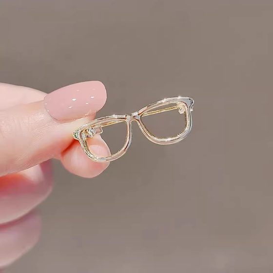 Glossy glasses brooch high-end simple female niche individual pin sweater accessories chest anti-exposure instrument
Glossy glasses brooch high-end simple female niche individual pin sweater accessories chest anti-exposure instrument