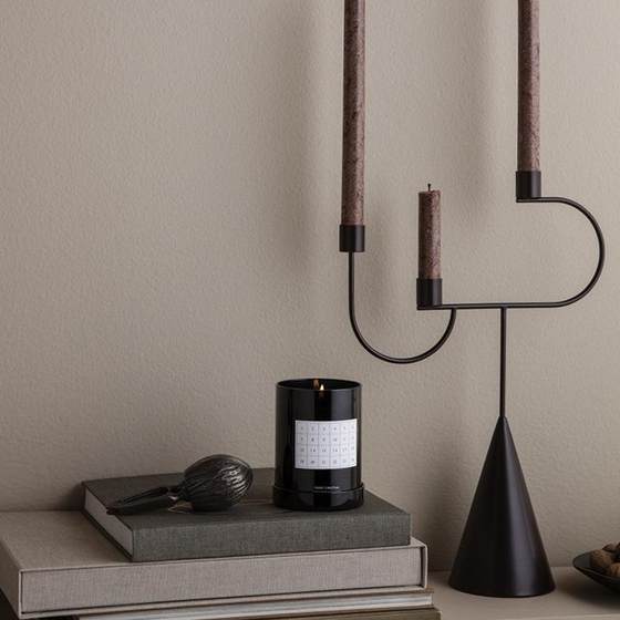 Modern simple creative art shape candlestick ornaments home entrance hall corridor living room dining room decoration
Modern simple creative art shape candlestick ornaments home entrance hall corridor living room dining room decoration
