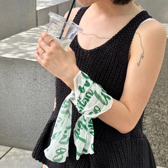 Cooling ice wipes cool feeling cold towel exercise to remove sweat cold feeling neck wipe sweat and relieve heat dissipation tool disposable
Cooling ice wipes cool feeling cold towel exercise to remove sweat cold feeling neck wipe sweat and relieve heat dissipation tool disposable