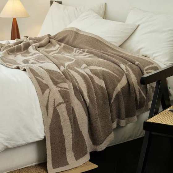 Class A half-sided velvet blanket sofa blanket office lunch cover blanket casual blanket soft decoration with rich bamboo
Class A half-sided velvet blanket sofa blanket office lunch cover blanket casual blanket soft decoration with rich bamboo